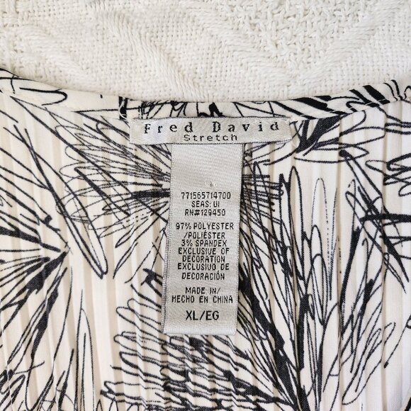 *New Low Price* Black & White Crinkle Layered Blouse - Picture 6 of 6